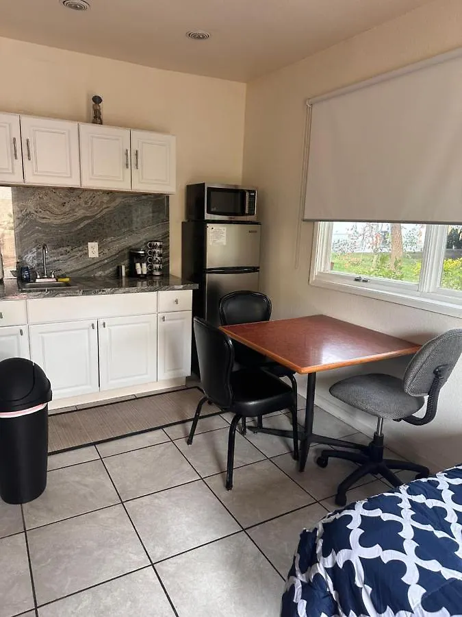 1 Small Secure Studio Apartment Las Vegas