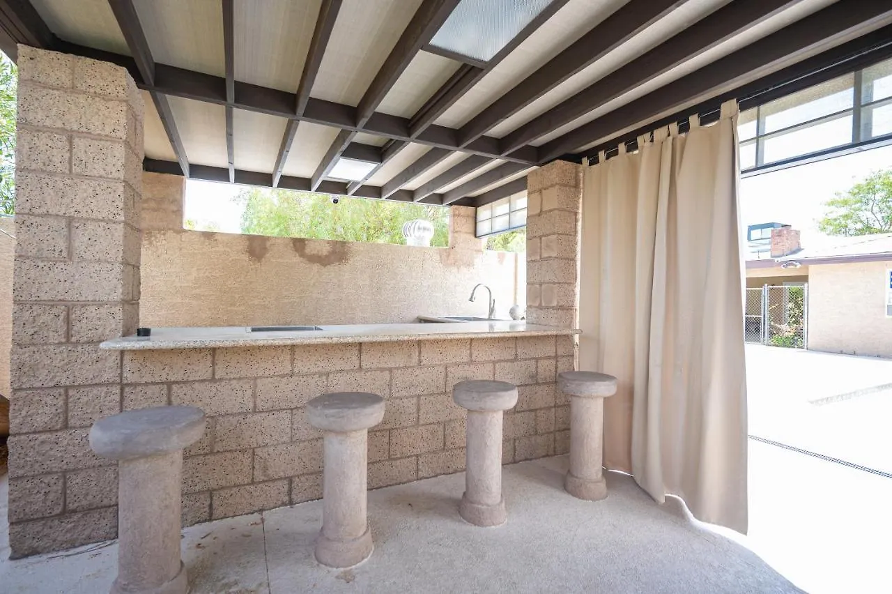 1 Small Secure Studio Apartment Las Vegas