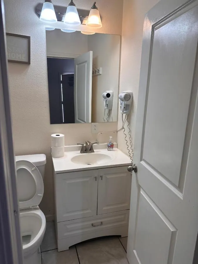 1 Small Secure Studio Apartment Лас-Вегас